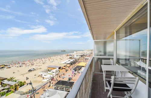 Blankenberge Apartment | Apartment in Blankenberge with Sea Views