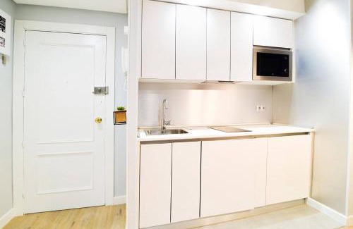 Barrio de La Latina Apartment | Apartment in Cava Baja Centre Madrid by Batuecas