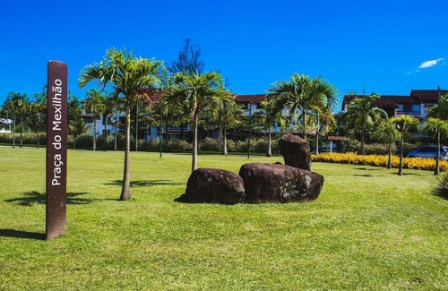 Bracui Apartment | Apartment in condominium with pool and beach
