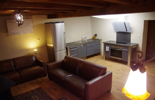 Busserolles Apartment | Apartment in Dependance of a hunting lodge from the 14th century