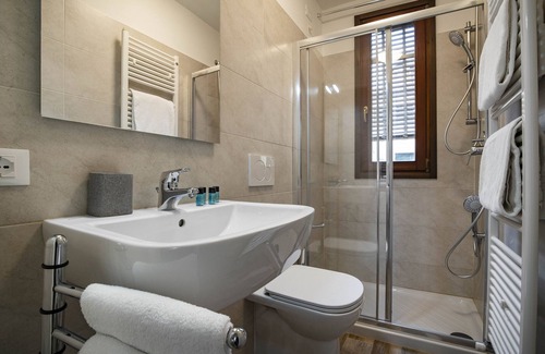 Dorsoduro Apartment | Apartment in Dorsoduro with 2 rooms, canal view, WIFI and air conditioning
