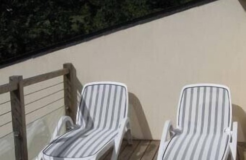 Arradon Apartment | Apartment in farmhouse Renovated 2009 Terrace Morbihan, garden