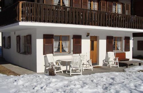 Reckingen Apartment | Apartment in Fieschertal with Swiss Alps Views