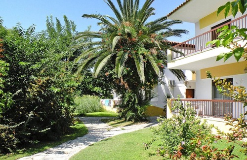 Fourka Apartment | Apartment in Foura with a balcony or terrace