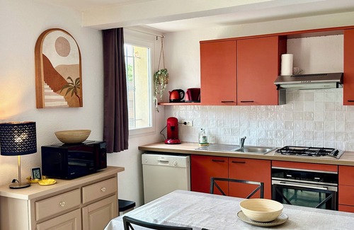 La Londe-les-Maures Apartment | Apartment in villa between sea and nature