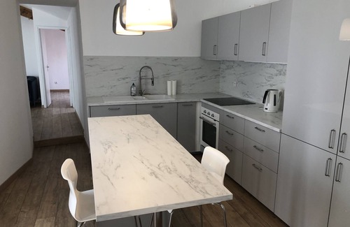 Rochefort-du-Gard Apartment | Apartment in the center of Rochefort du Gard
