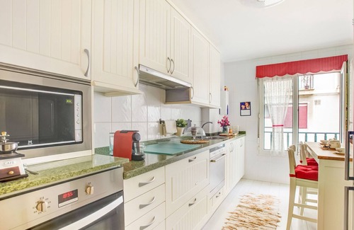 Cimadevilla Apartment | Apartment in Gijón near San Lorenzo Beach