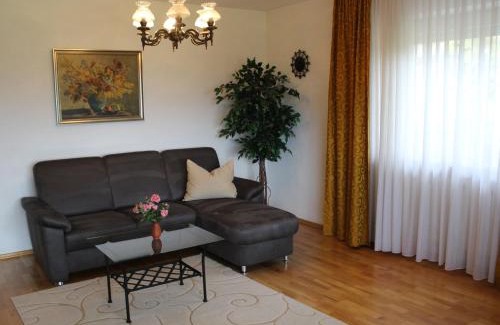 Roehrnbach Apartment | Apartment in Goggersreut mit Terrasse