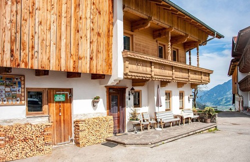 Hainzenberg Apartment | Apartment in Hainzenberg in a ski area