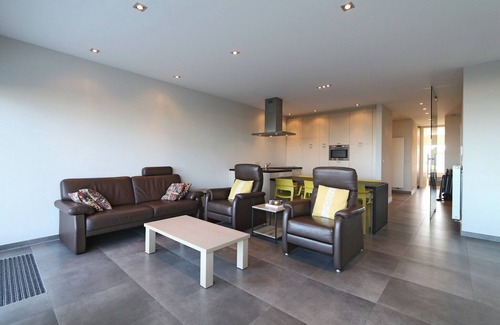 Het Zoute Apartment | Apartment in Het Zoute with Sea Views