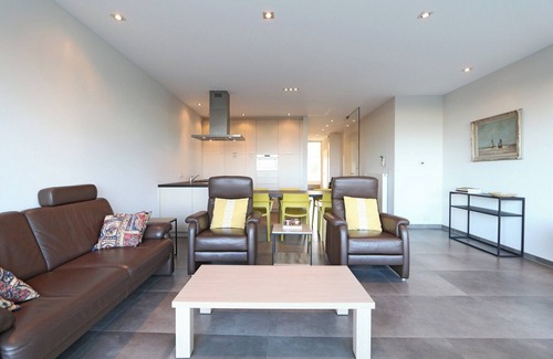 Het Zoute Apartment | Apartment in Het Zoute with Sea Views