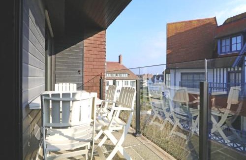 Het Zoute Apartment | Apartment in Het Zoute with Sea Views