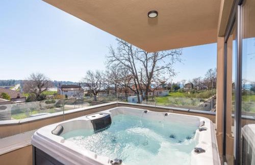 Karigador Villa | Apartment in Istria with Sea View & Bubble Bath