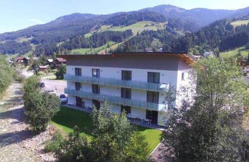 Kleinarl Apartment | Apartment in Kleinarl near Ski-Area with Balcony & Parking