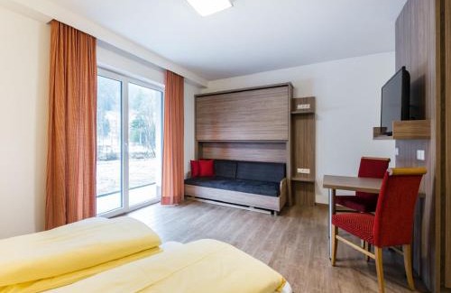 Kleinarl Apartment | Apartment in Kleinarl near Ski-Area with Balcony & Parking