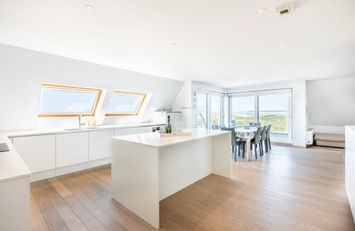 Koksijde-Bad Apartment | Apartment in Koksijde with Sea View