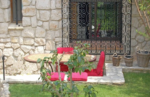 La Turbie Apartment | Apartment in La Turbie with Fenced Garden