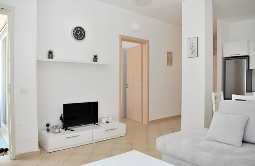 Ishem Apartment | Apartment in Lalzit Bay near Sandy Beach