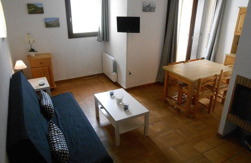 Les Angles Apartment | Apartment in Les Angles with amazing view of Maternale lake