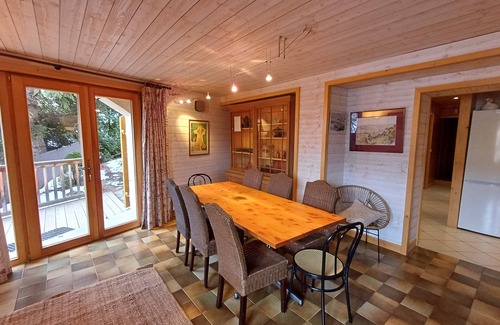 Enchastrayes Apartment | Apartment in magnificent chalet at the foot of the slopes and hiking trails