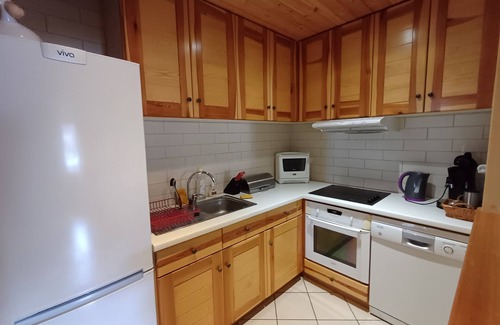 Enchastrayes Apartment | Apartment in magnificent chalet at the foot of the slopes and hiking trails