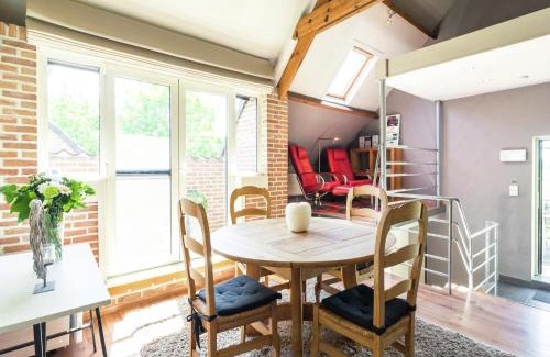 Maldegem Apartment | Apartment in Maldegem with Scenic Terrace, cleaning included