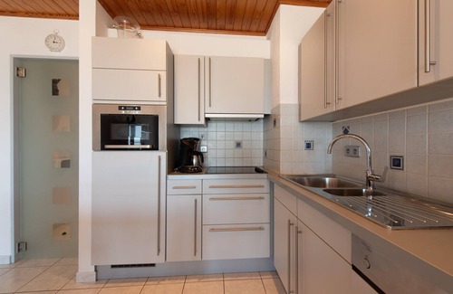 Mariakerke Apartment | Apartment in Mariakerke with Stunning Sea Views
