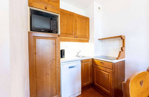 Valfrejus Apartment | Apartment in Modane with Ski Slope Access