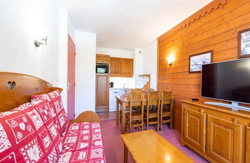 Valfrejus Apartment | Apartment in Modane with Ski Slope Access