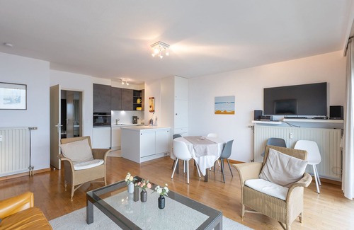 Middelkerke Apartment | Apartment in Nieuwpoort with Sea View Terrace