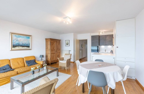 Middelkerke Apartment | Apartment in Nieuwpoort with Sea View Terrace