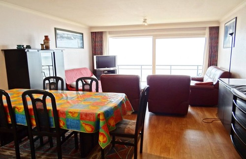 Nieuwpoort-aan-Zee Apartment | Apartment in Nieuwpoort near Sandy Beaches