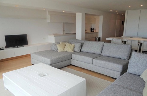 Nieuwpoort-Bad Apartment | Apartment in Nieuwpoort with Stunning Sea Views