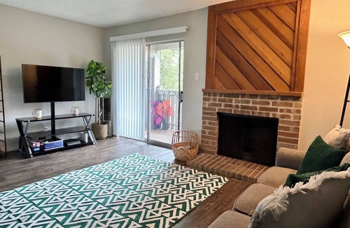 Waters Park Apartment | Apartment In North Austin