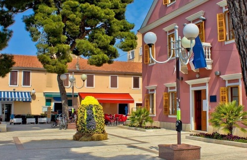 Pakostane Apartment | Apartment in Pakoštane with Terrace, Air condition, WIFI, Washing machine (3548-3)