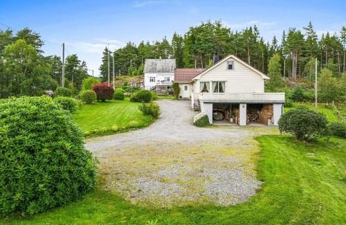 Adnavik Apartment | Apartment in peacefull surroundings