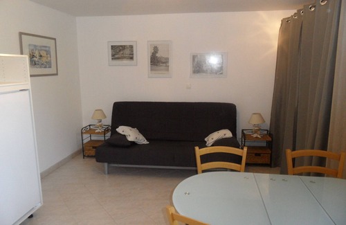 Les Termes Apartment | Apartment in private villa