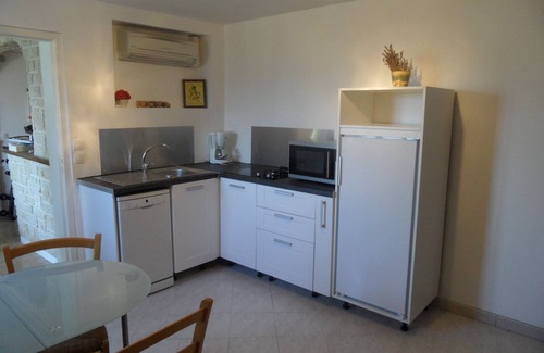 Les Termes Apartment | Apartment in private villa