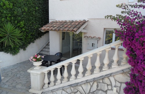 Les Termes Apartment | Apartment in private villa