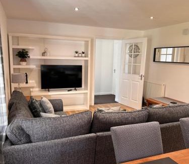 Inchmarlo Apartment | Apartment in Queens Court, Banchory