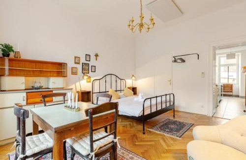 Wahring Apartment | Apartment in quiet location near center
