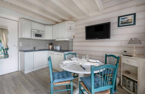 Batz-sur-Mer Apartment | Apartment in residence with swimming pool