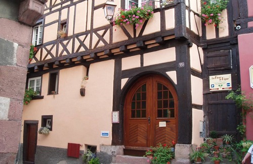 Riquewihr Apartment | Apartment in Riquewihr with Terrace
