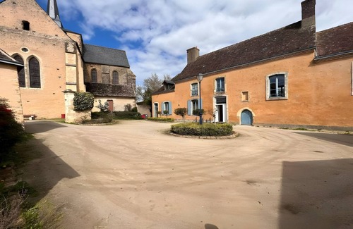 Ballon-Saint-Mars Apartment | Apartment in Saint-Mars near Le Mans Events