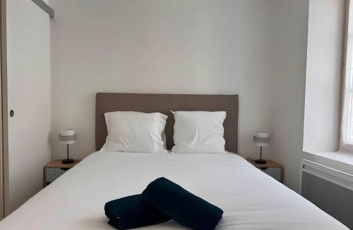 Ballon-Saint-Mars Apartment | Apartment in Saint-Mars near Le Mans Events