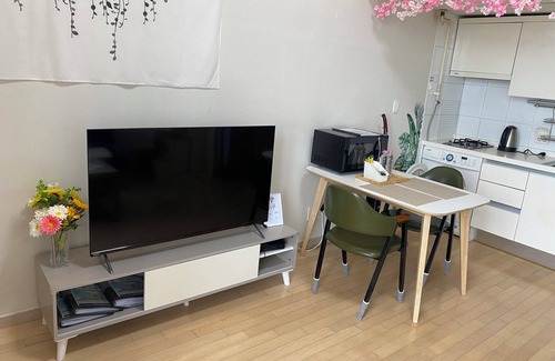 Yeomni-dong Apartment | Apartment in Seoul, great location, close to tourist attractions, Wi-Fi