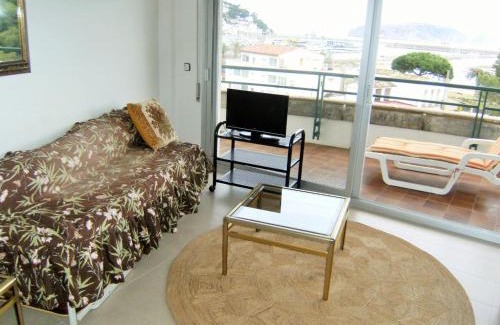 L'Estartit Apartment | Apartment in Spain near Sandy Beach & Pool