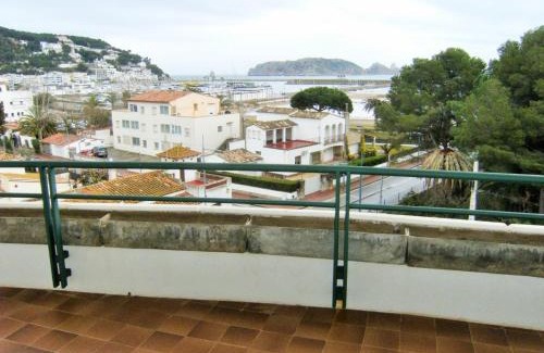 L'Estartit Apartment | Apartment in Spain near Sandy Beach & Pool