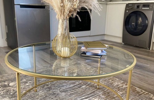 Tower Hamlets Apartment | Apartment in Stepney Green