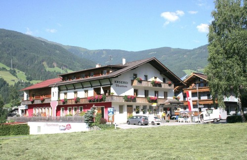 Stumm Apartment | Apartment in Stumm near Zillertal Ski Area